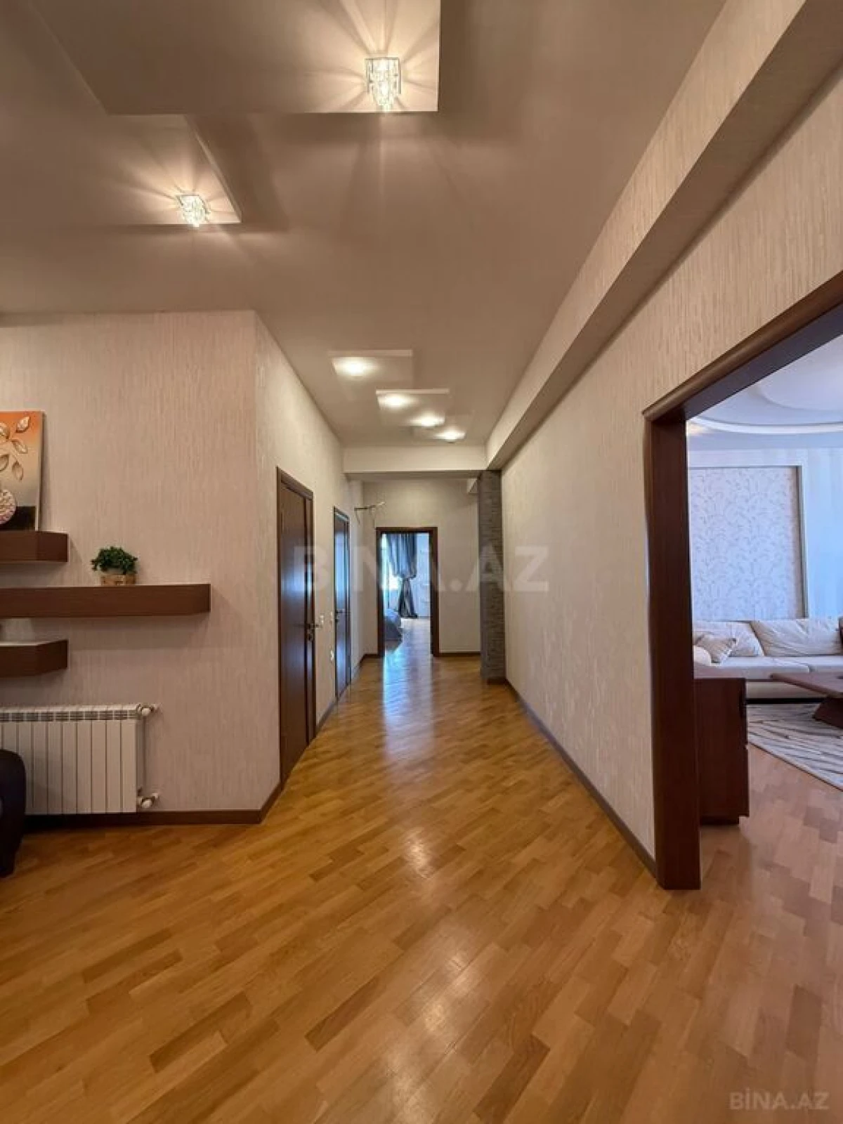 Satılır 3 otaqlı mənzil 160 m²
