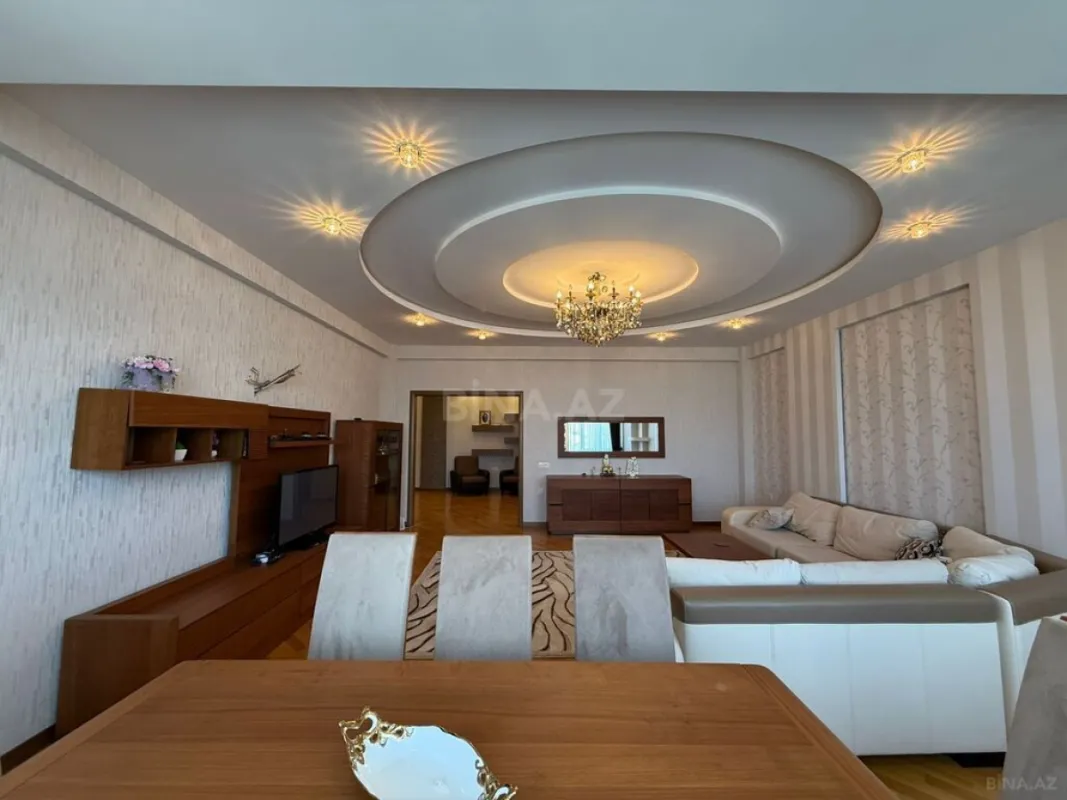 Satılır 3 otaqlı mənzil 160 m²
