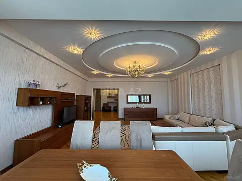 Satılır 3 otaqlı mənzil 160 m²