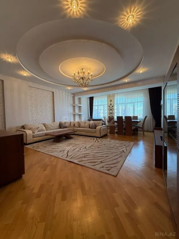 Satılır 3 otaqlı mənzil 160 m²