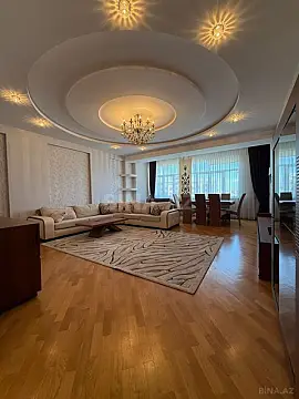 Satılır 3 otaqlı mənzil 160 m²
