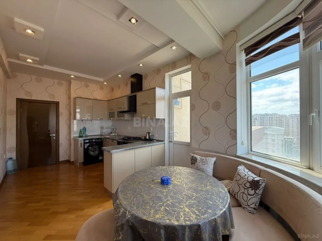 Satılır 3 otaqlı mənzil 160 m²