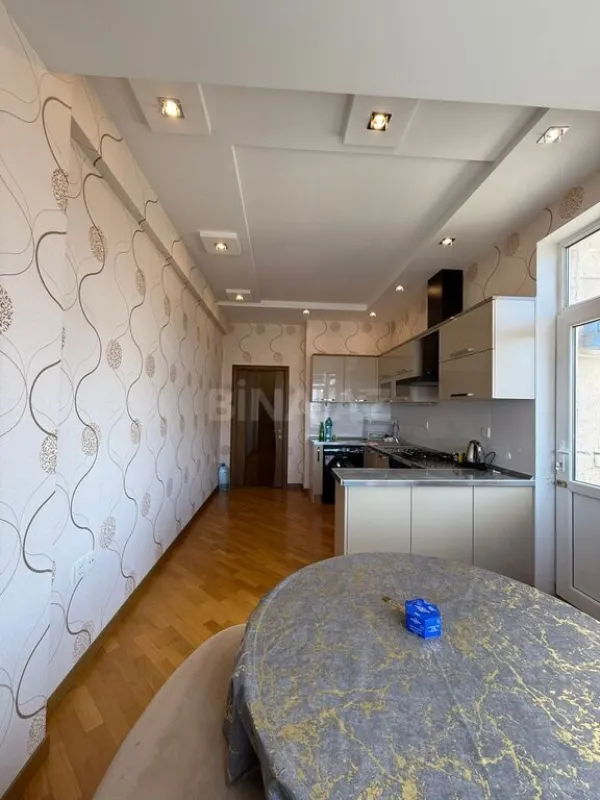 Satılır 3 otaqlı mənzil 160 m²
