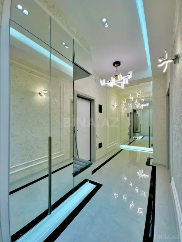 Satılır 2 otaqlı mənzil 85 m²