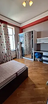 Kirayə verilir 3 otaqlı mənzil 150 m²