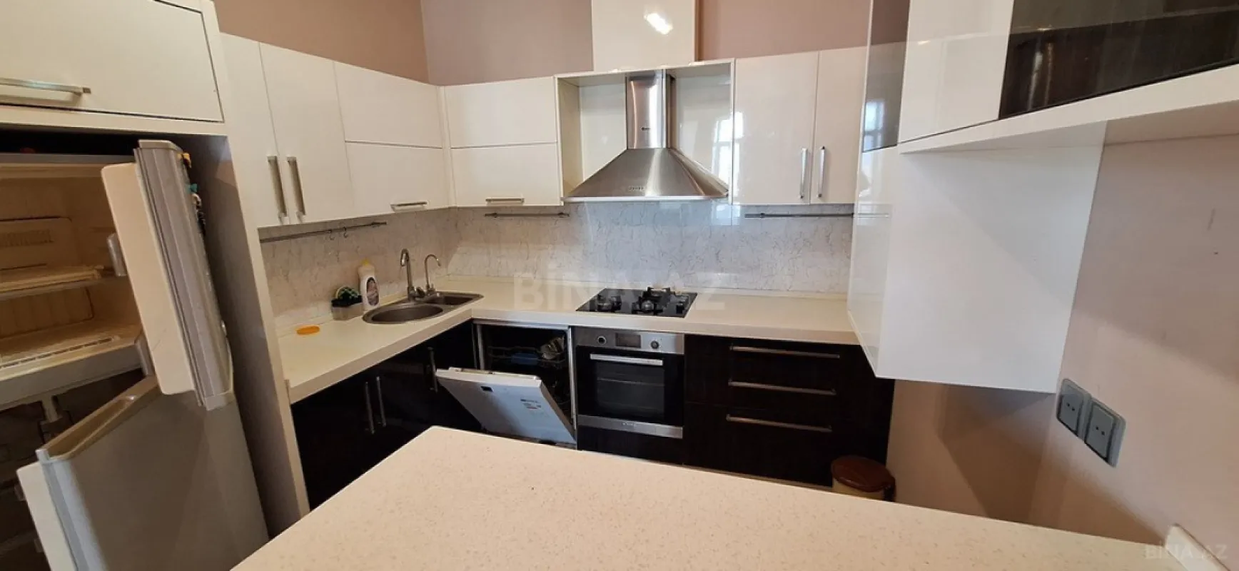 Kirayə verilir 3 otaqlı mənzil 150 m²