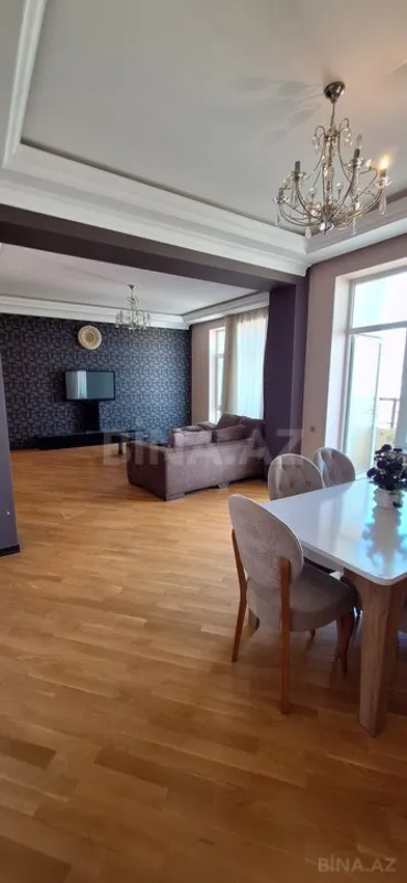 Kirayə verilir 3 otaqlı mənzil 150 m²