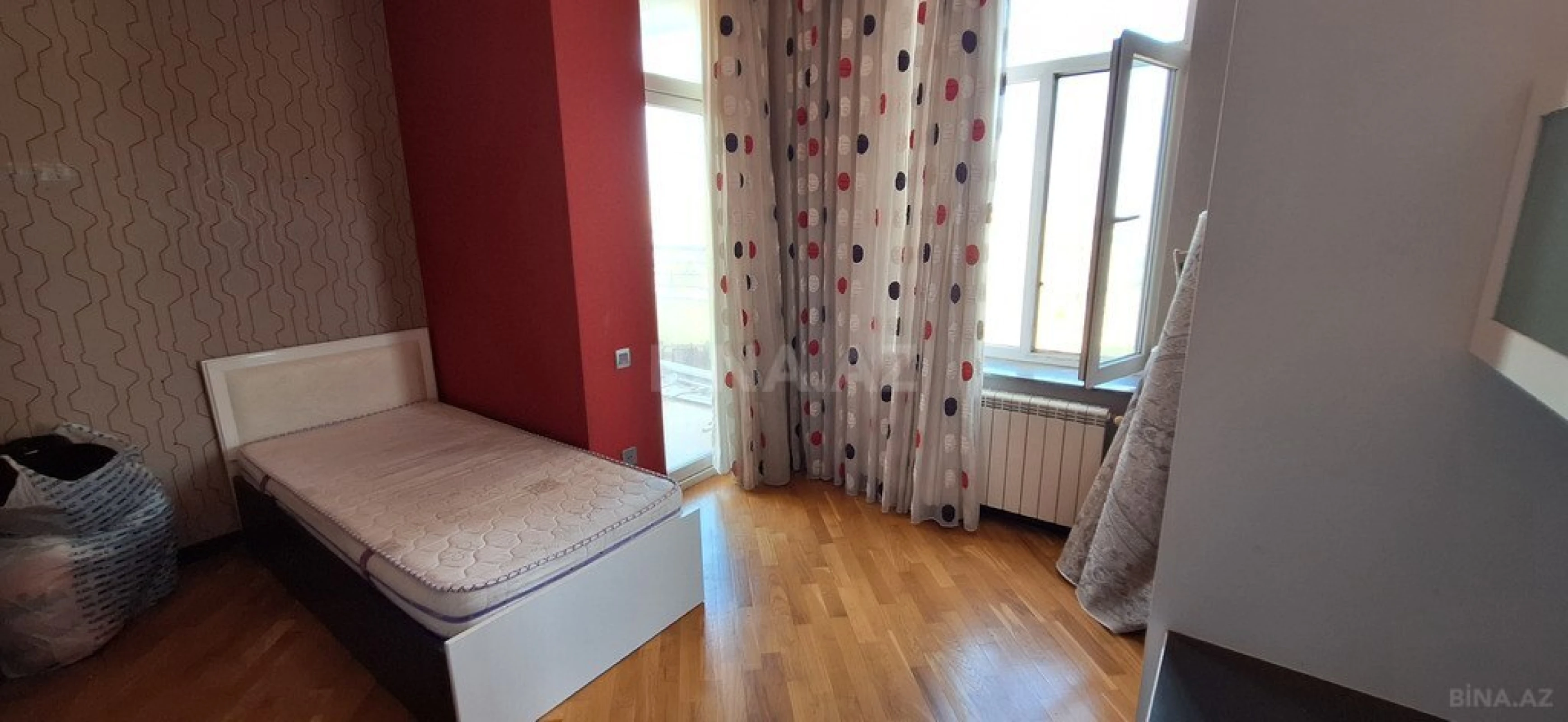 Kirayə verilir 3 otaqlı mənzil 150 m²