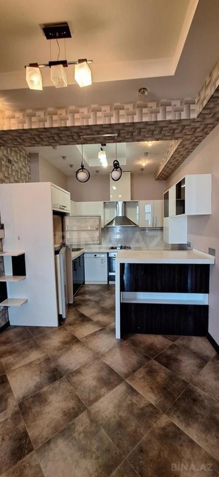 Kirayə verilir 3 otaqlı mənzil 150 m²
