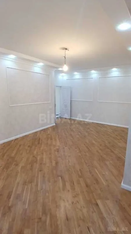 Satılır 4 otaqlı mənzil 180 m²