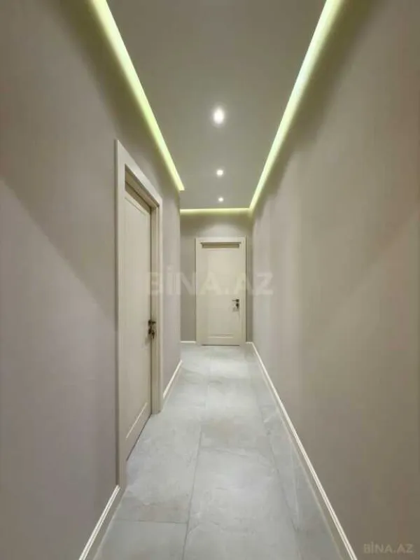 Satılır 3 otaqlı mənzil 137 m²
