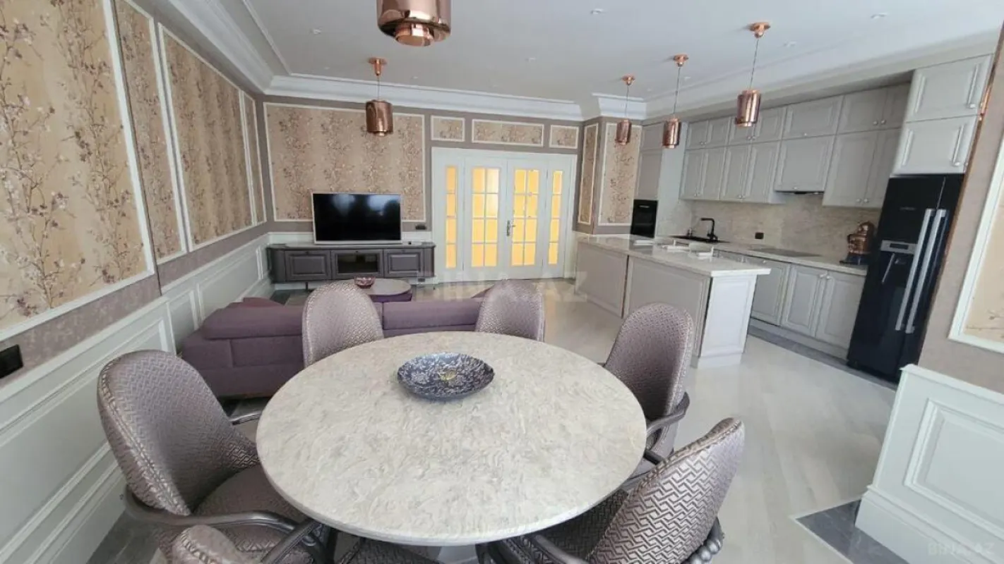 Satılır 4 otaqlı mənzil 140 m²