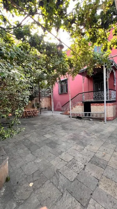 Satılır 6 otaqlı həyət evi 450 m²