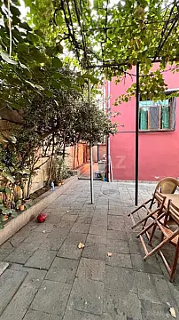 Satılır 6 otaqlı həyət evi 450 m²