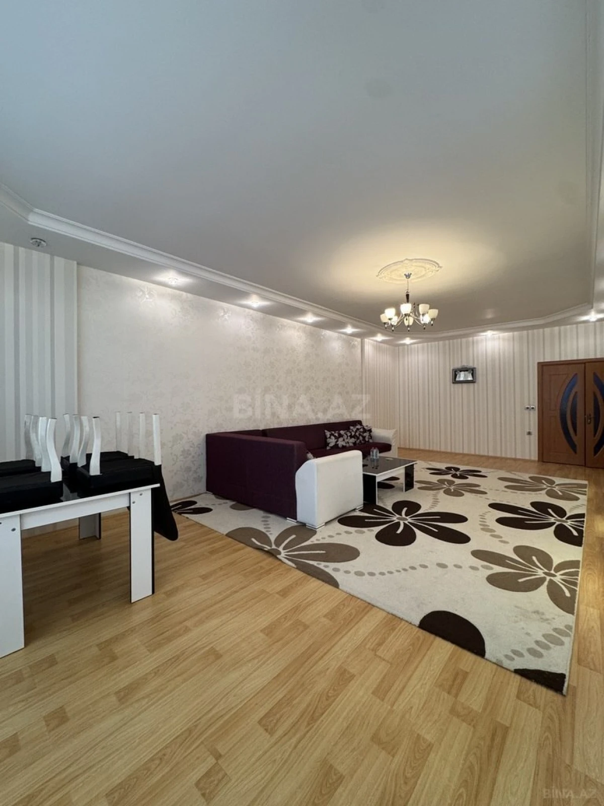 Kirayə verilir 3 otaqlı mənzil 170 m²