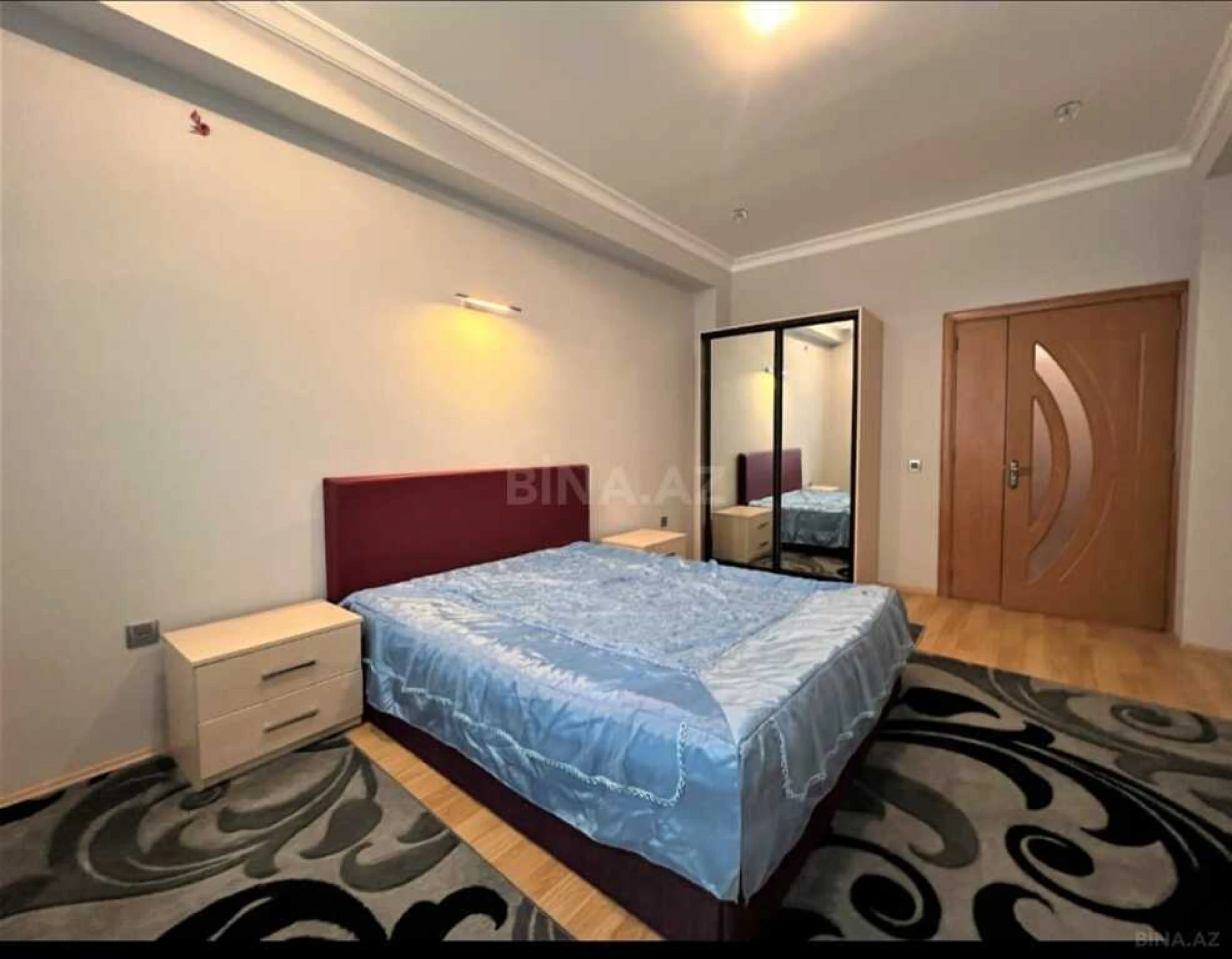 Kirayə verilir 3 otaqlı mənzil 170 m²