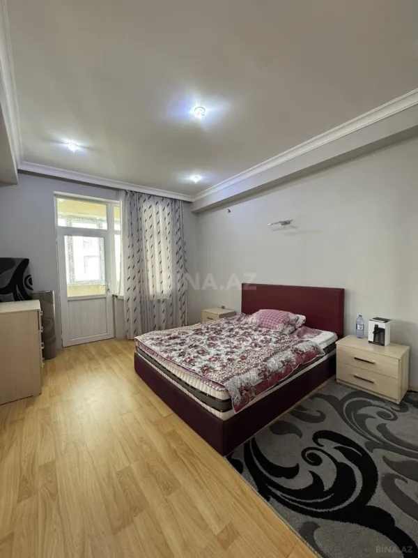 Kirayə verilir 3 otaqlı mənzil 170 m²