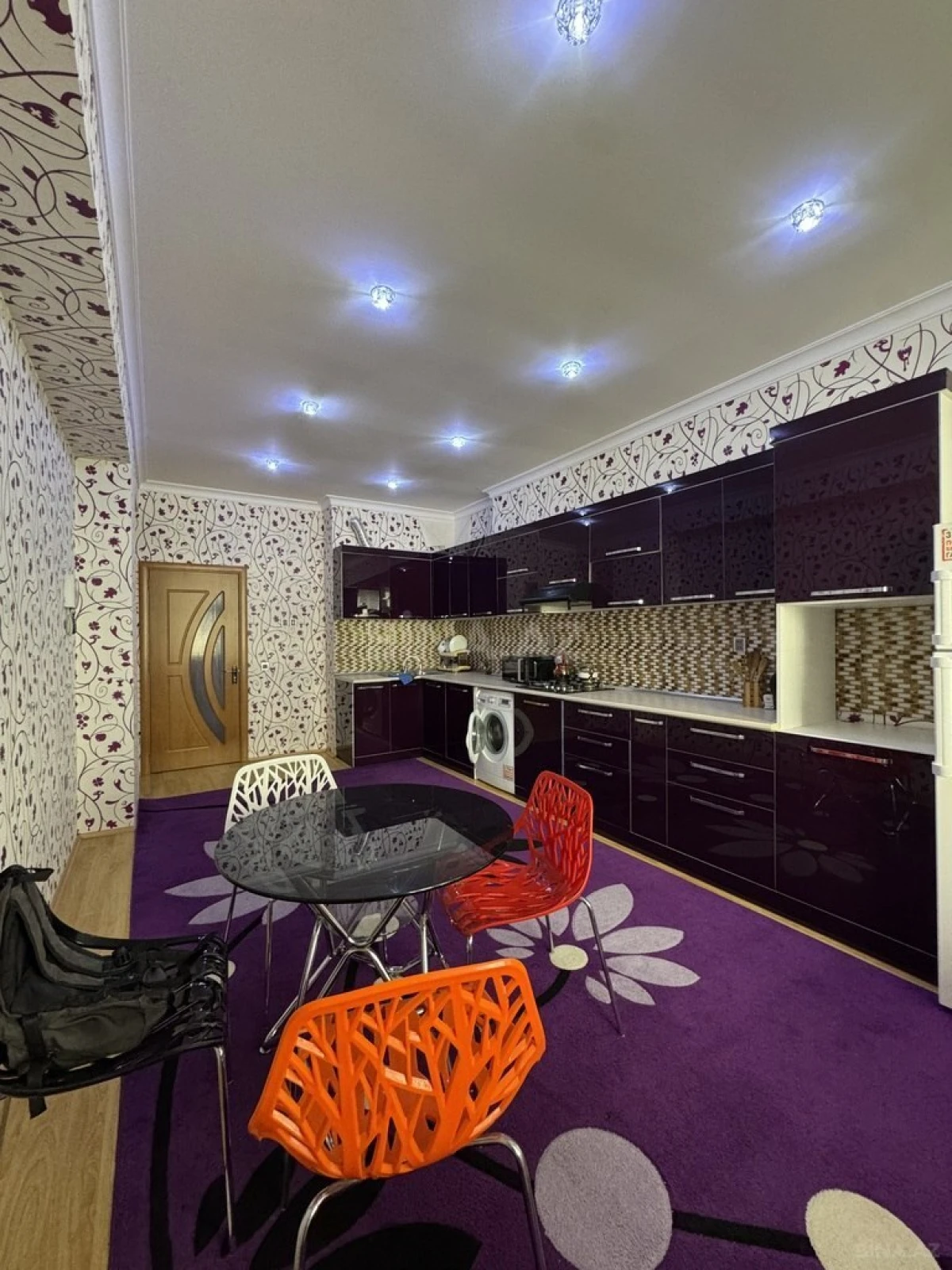 Kirayə verilir 3 otaqlı mənzil 170 m²