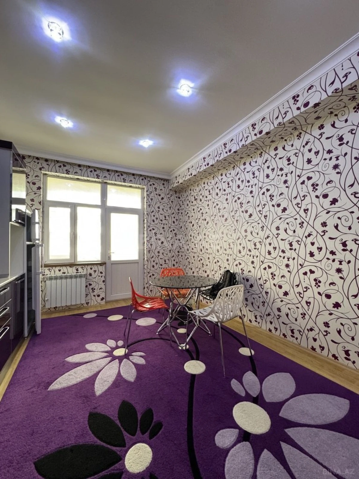 Kirayə verilir 3 otaqlı mənzil 170 m²