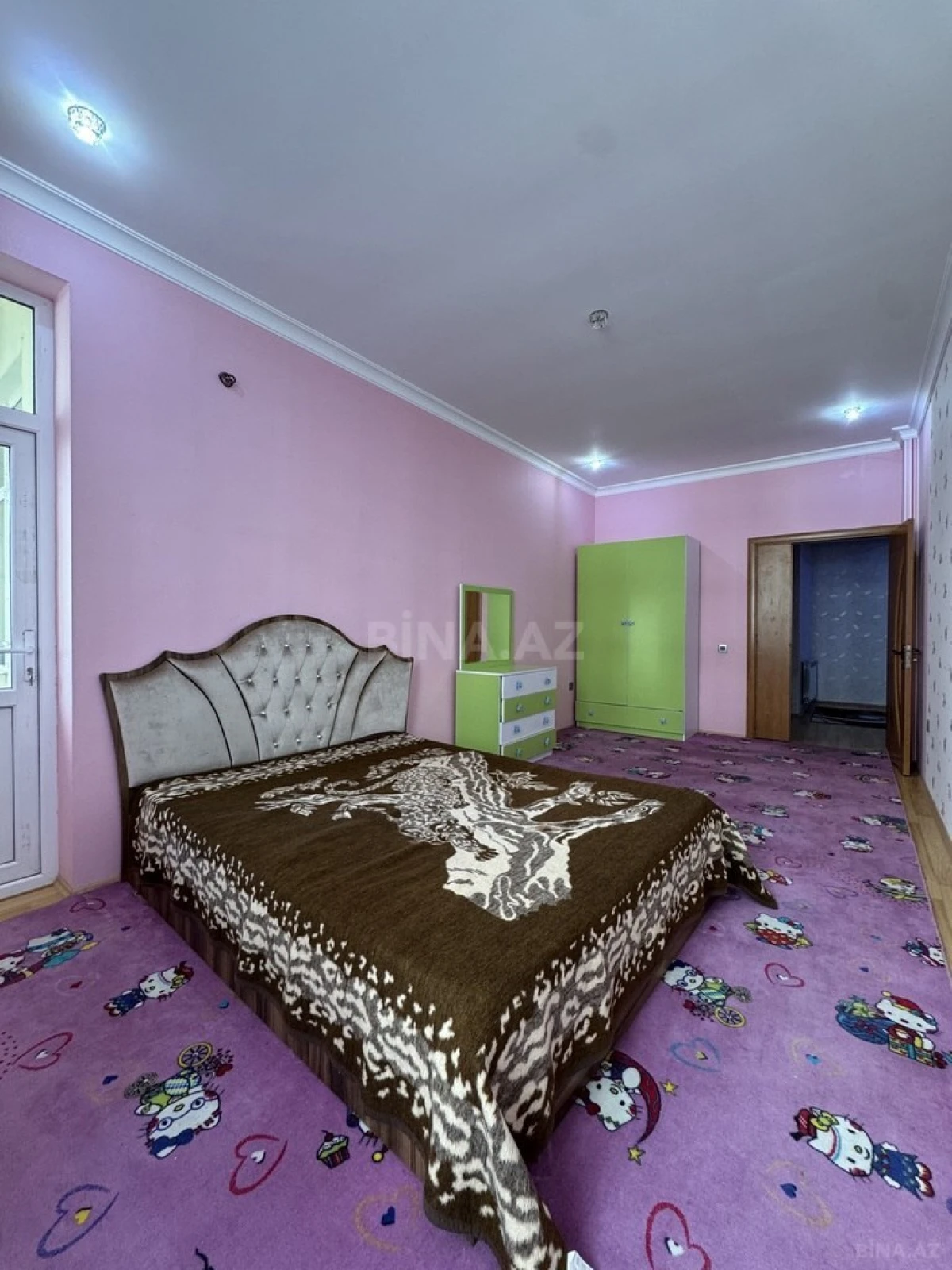 Kirayə verilir 3 otaqlı mənzil 170 m²