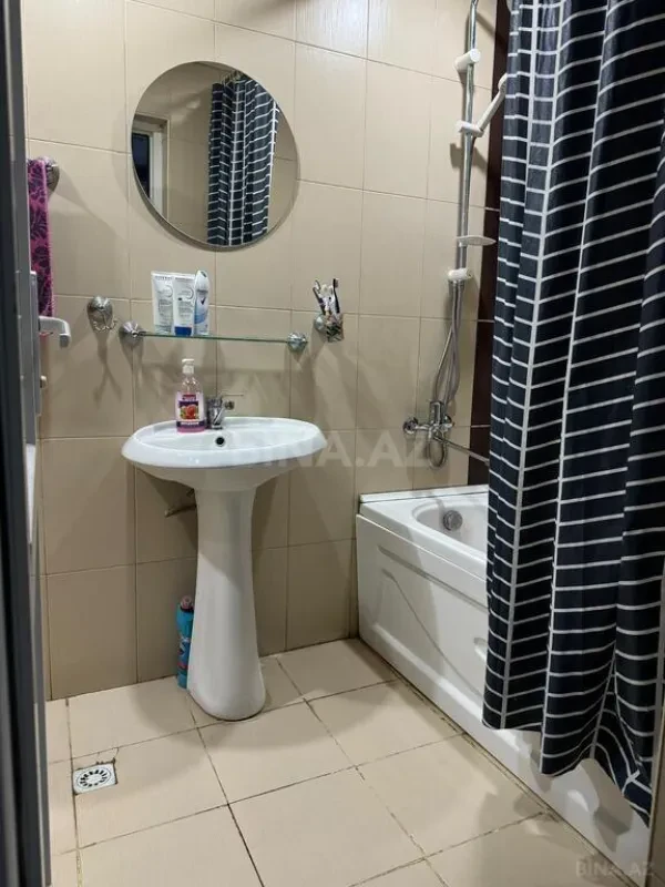 Satılır 6 otaqlı həyət evi 165 m²