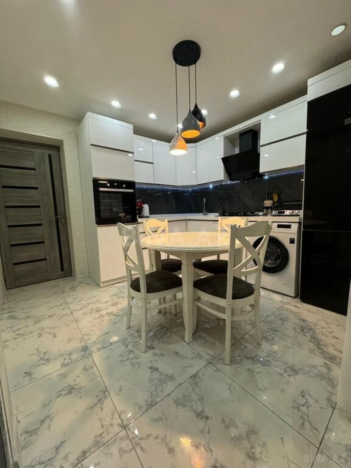 Satılır 6 otaqlı həyət evi 165 m²