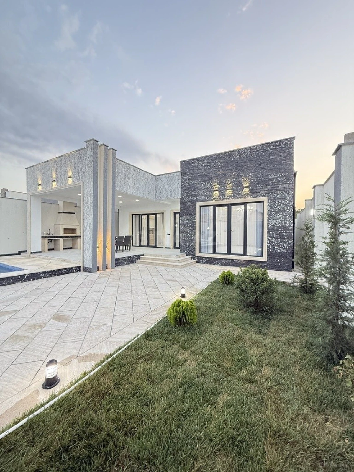 Satılır 4 otaqlı həyət evi 160 m²