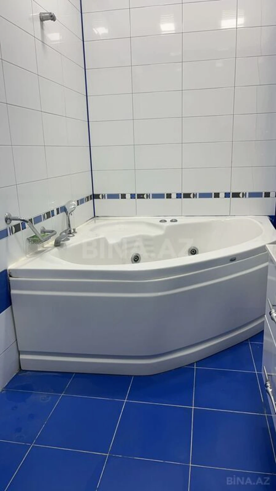 Kirayə verilir 6 otaqlı həyət evi 300 m²