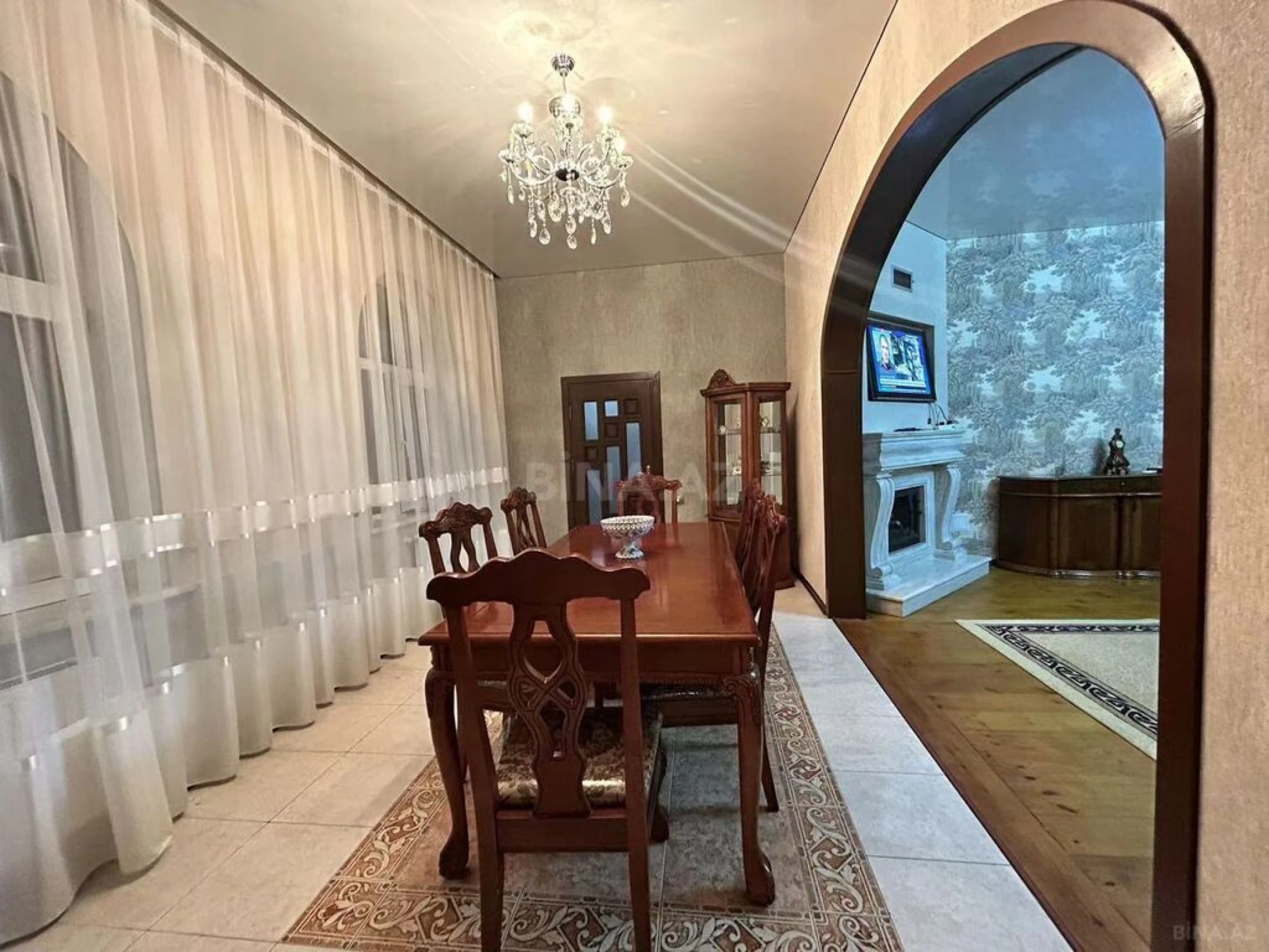 Kirayə verilir 6 otaqlı həyət evi 300 m²