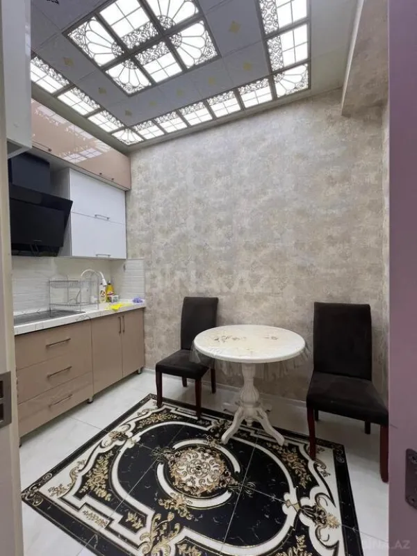 Kirayə verilir 6 otaqlı həyət evi 300 m²