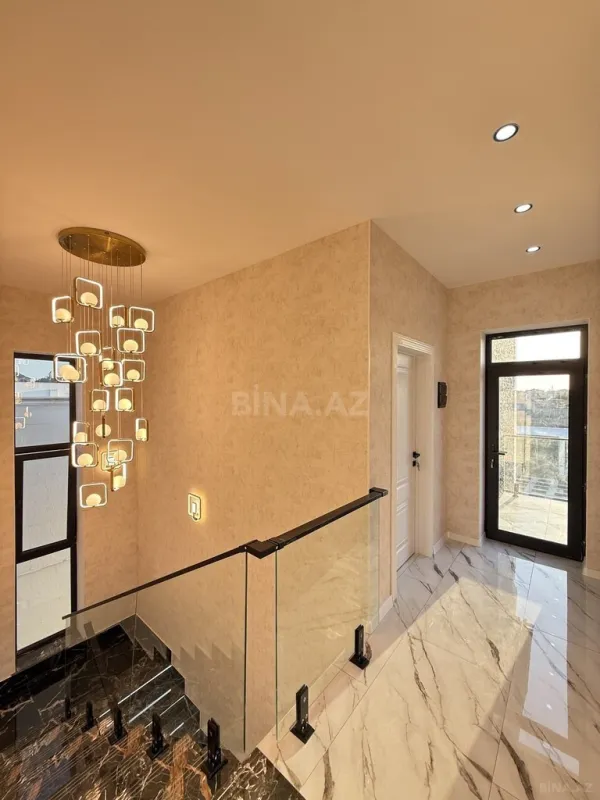 Satılır 5 otaqlı həyət evi 220 m²