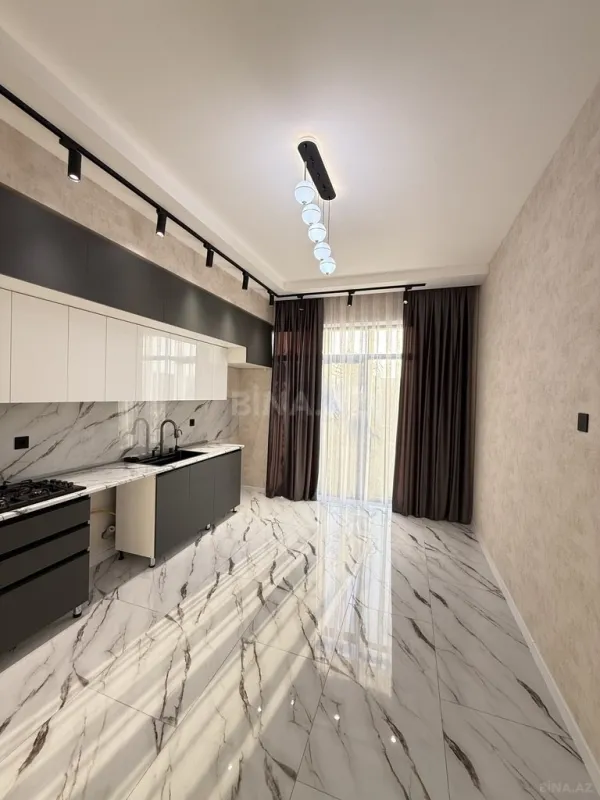 Satılır 5 otaqlı həyət evi 220 m²