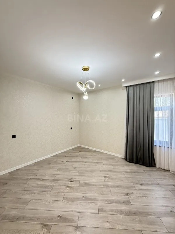 Satılır 5 otaqlı həyət evi 220 m²
