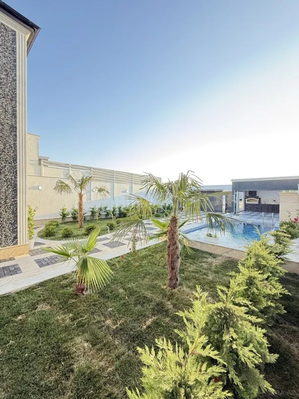 Satılır 5 otaqlı həyət evi 220 m²