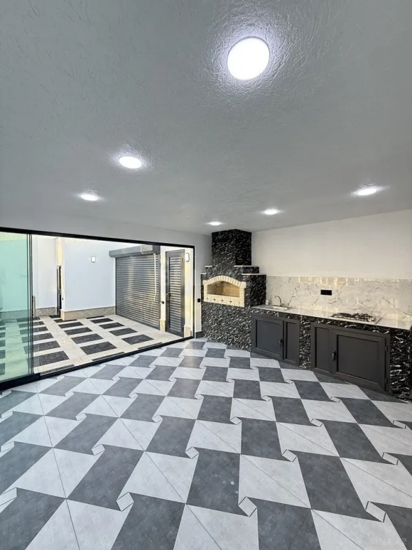 Satılır 5 otaqlı həyət evi 220 m²