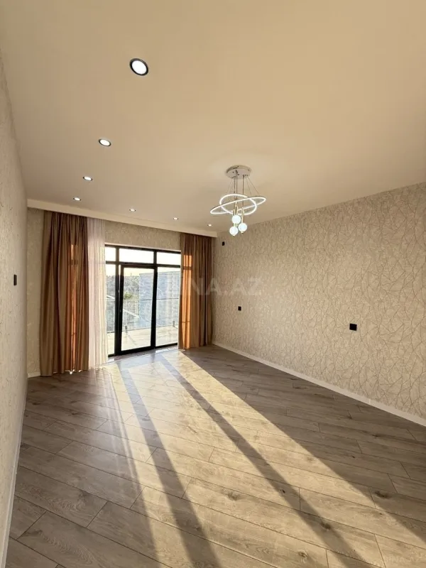 Satılır 5 otaqlı həyət evi 220 m²