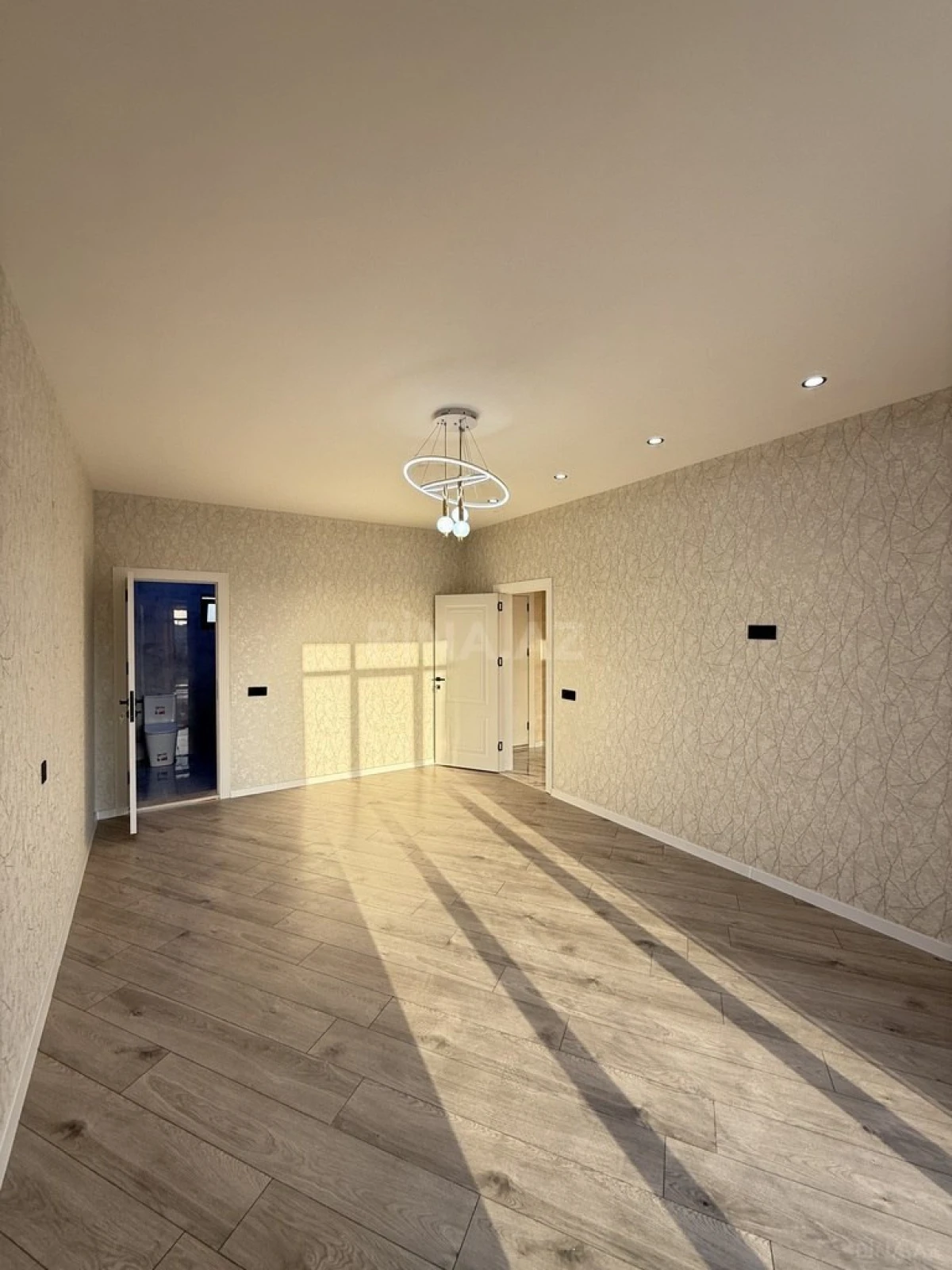 Satılır 5 otaqlı həyət evi 220 m²