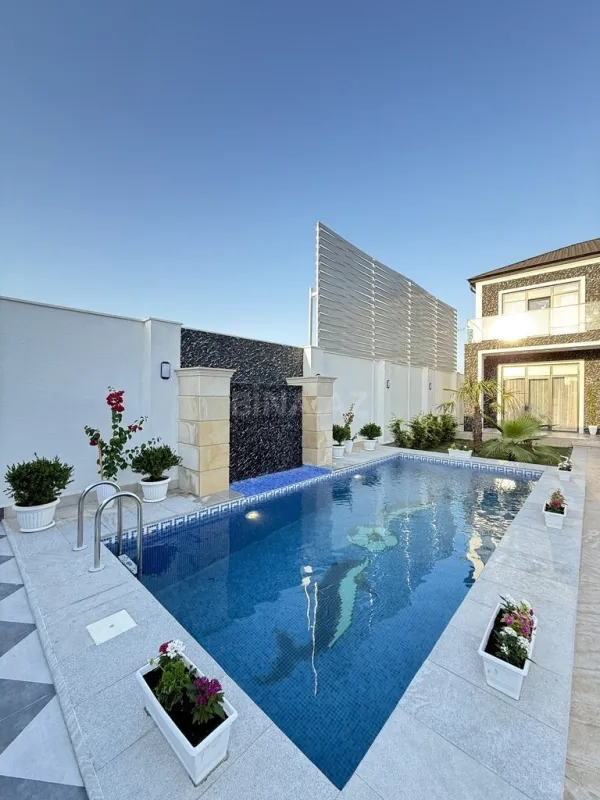 Satılır 5 otaqlı həyət evi 220 m²