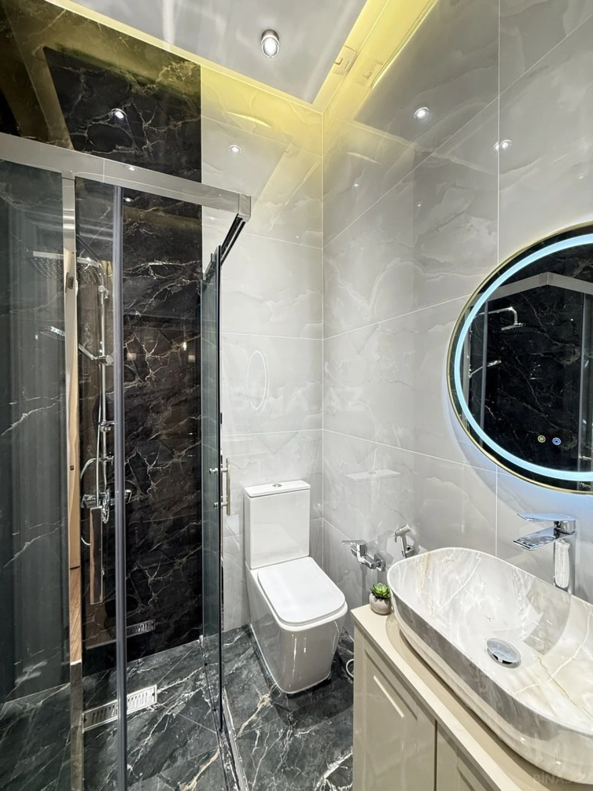 Satılır 4 otaqlı həyət evi 140 m²