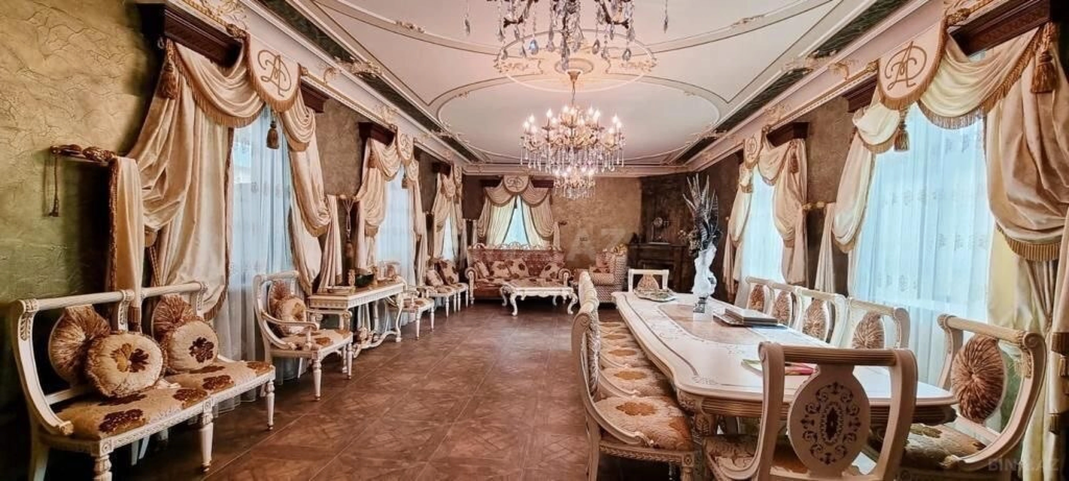 Kirayə verilir 8 otaqlı həyət evi 700 m²