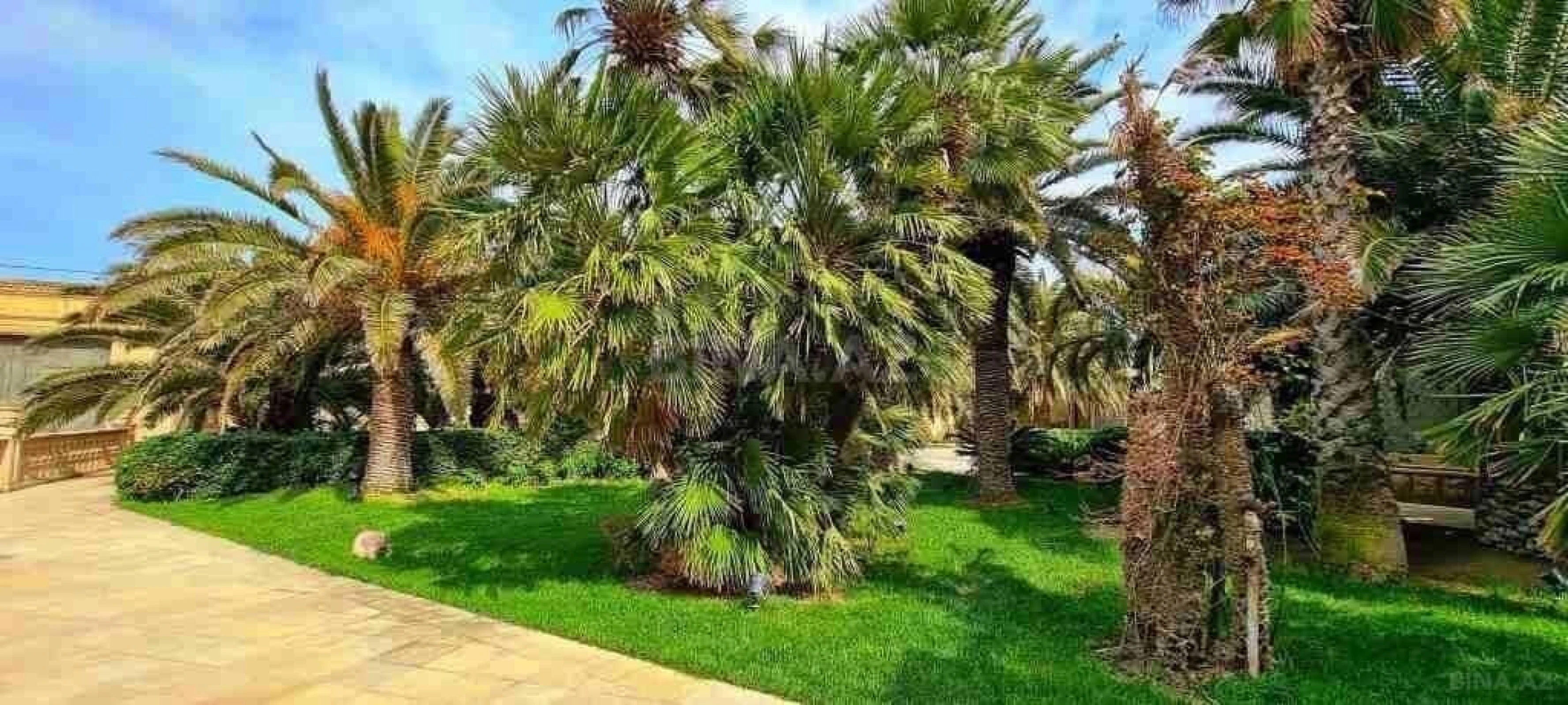 Kirayə verilir 8 otaqlı həyət evi 700 m²