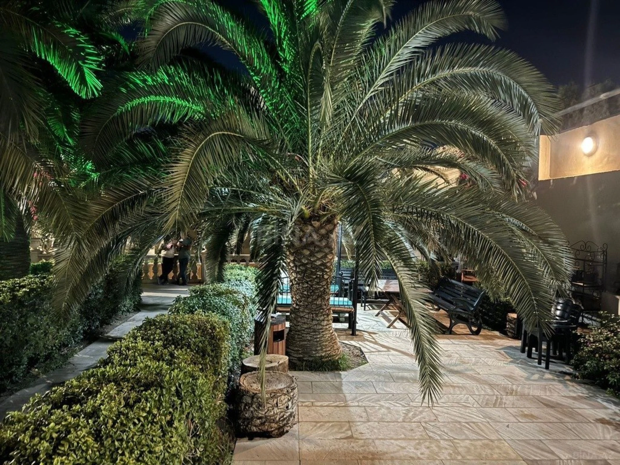 Kirayə verilir 8 otaqlı həyət evi 700 m²