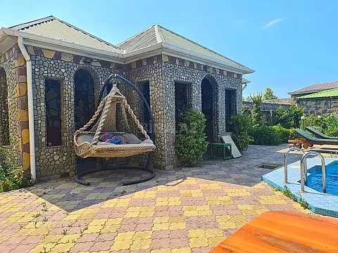 Kirayə verilir 5 otaqlı həyət evi 400 m²