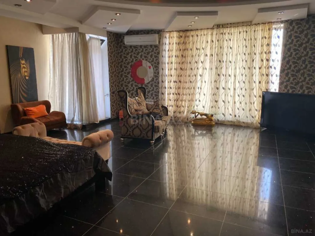 Satılır 5 otaqlı mənzil 440 m²