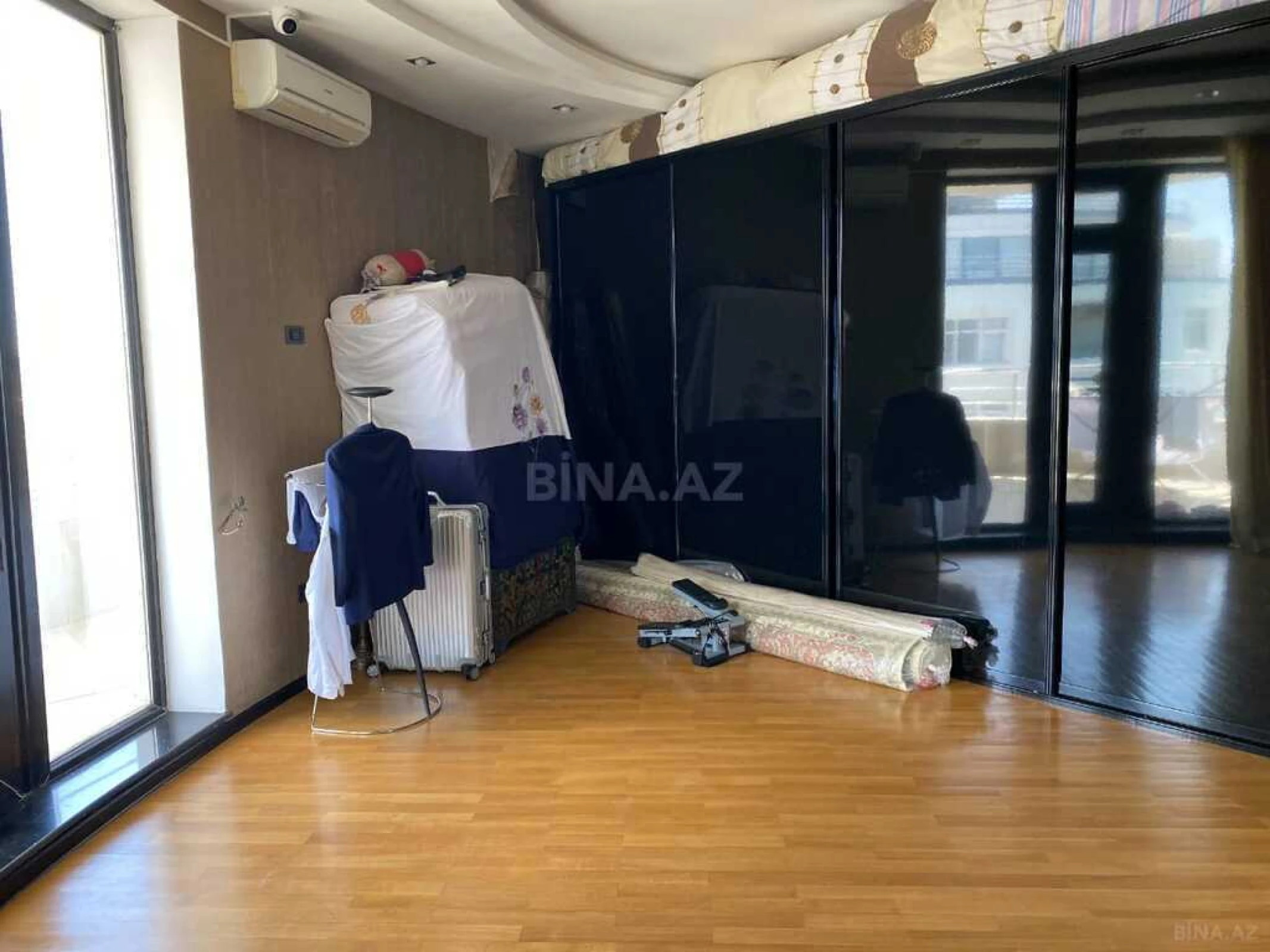 Satılır 5 otaqlı mənzil 440 m²