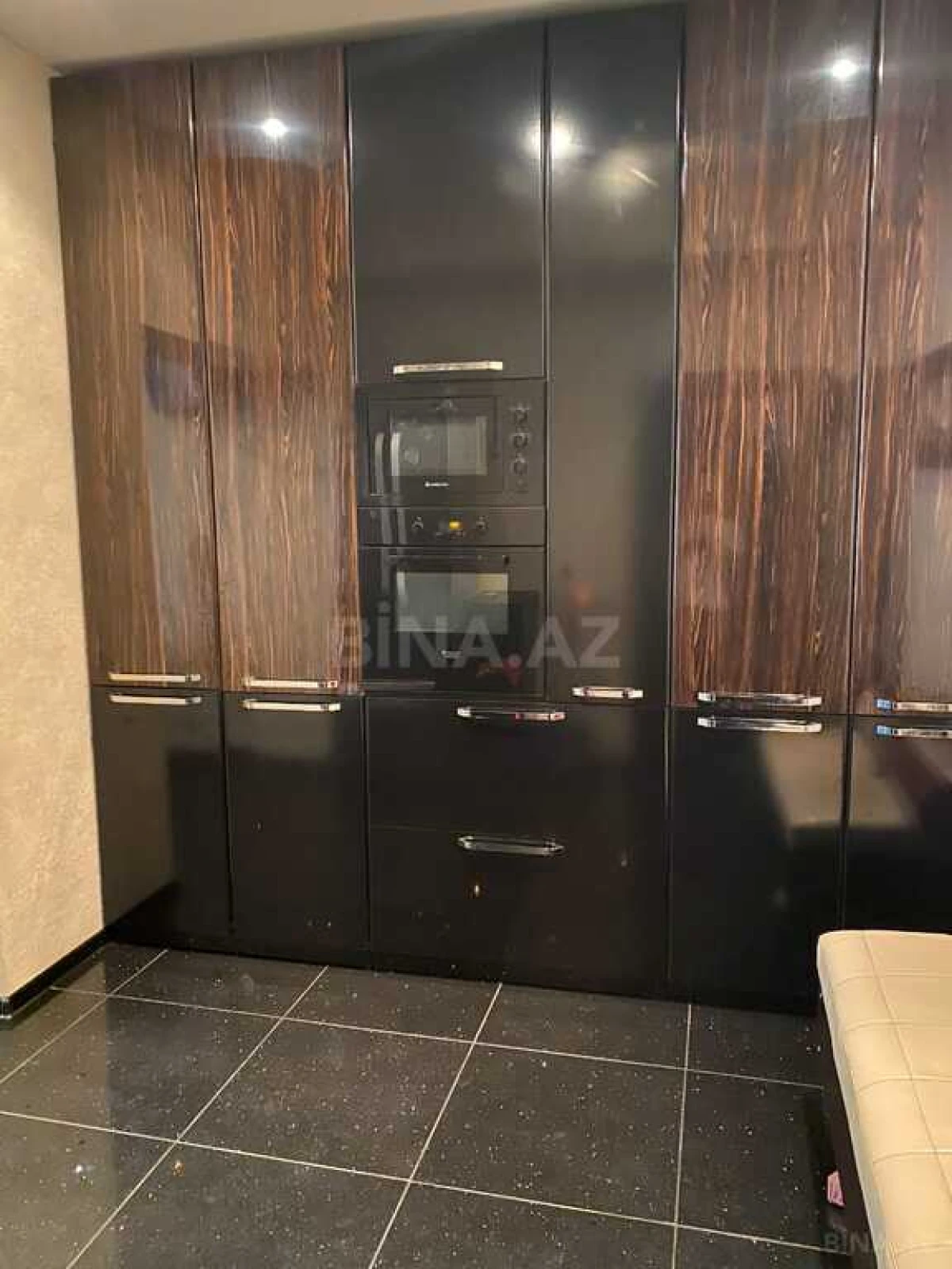 Satılır 5 otaqlı mənzil 440 m²