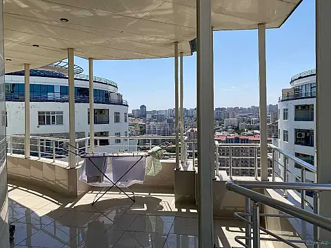 Satılır 5 otaqlı mənzil 440 m²