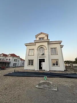 Satılır 8 otaqlı həyət evi 420 m²