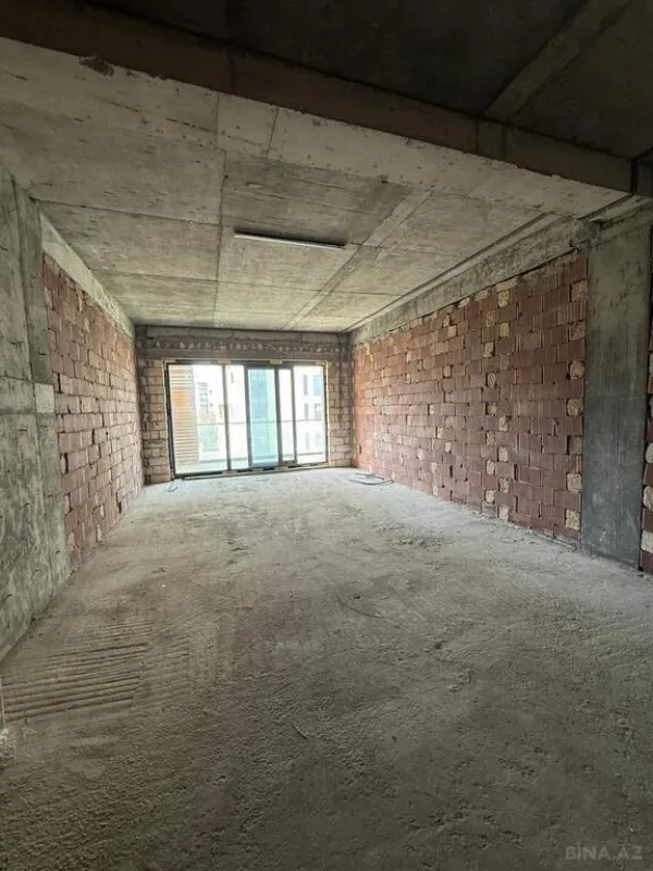 Satılır 8 otaqlı həyət evi 420 m²