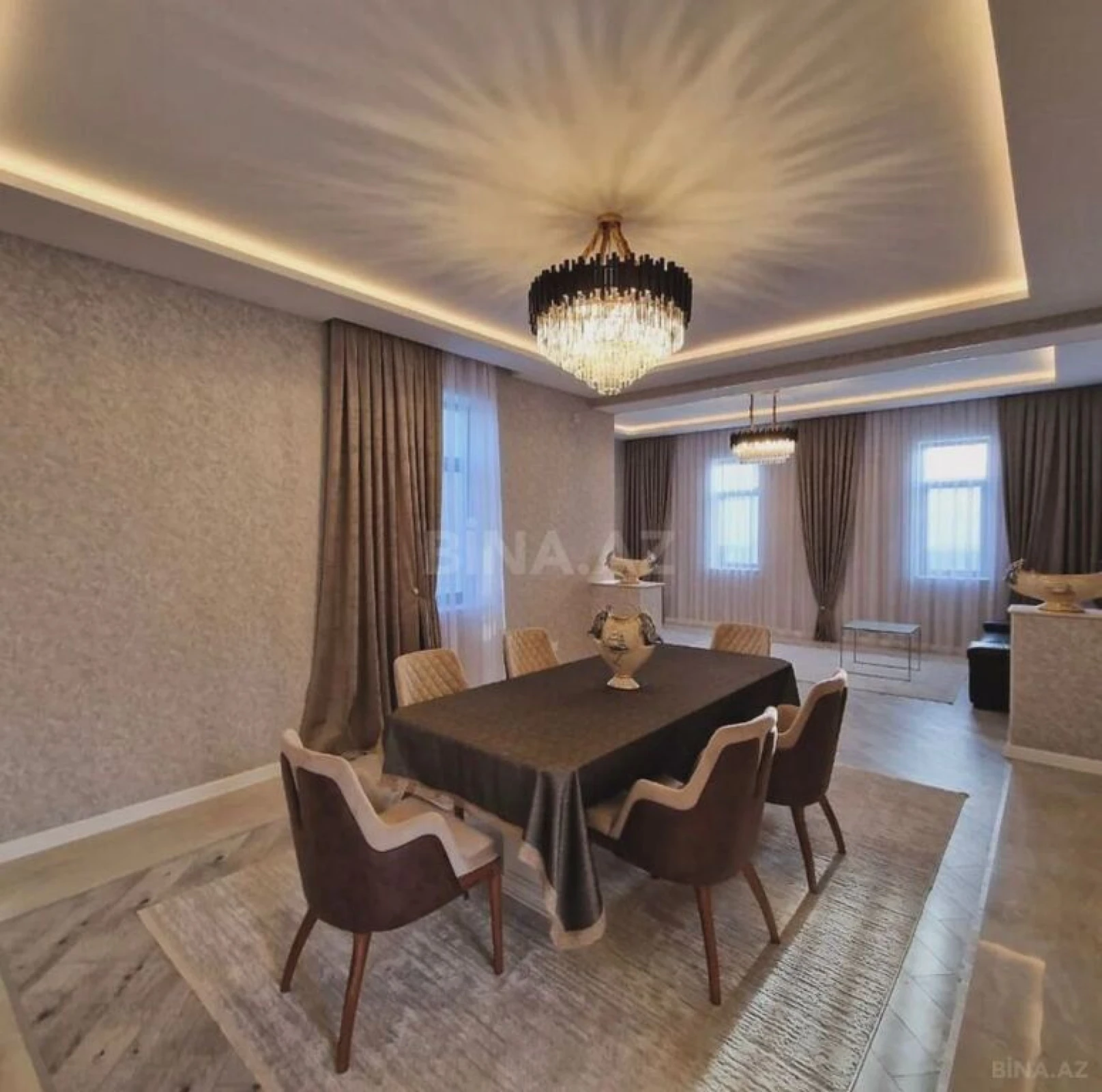 Satılır 7 otaqlı həyət evi 400 m²